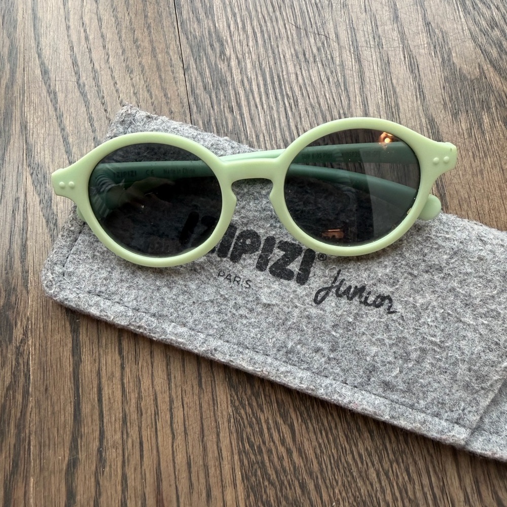 Izipizi kids+ Round Sunglasses in Light Green